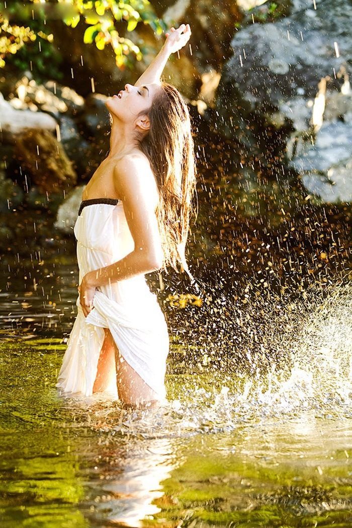 Marie Avgeropoulos in Chiclayo