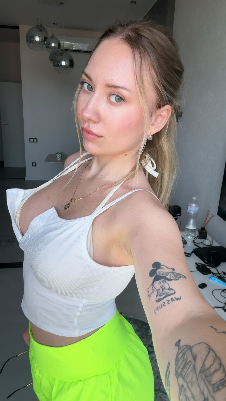 KateV in her underwear in Chiclayo