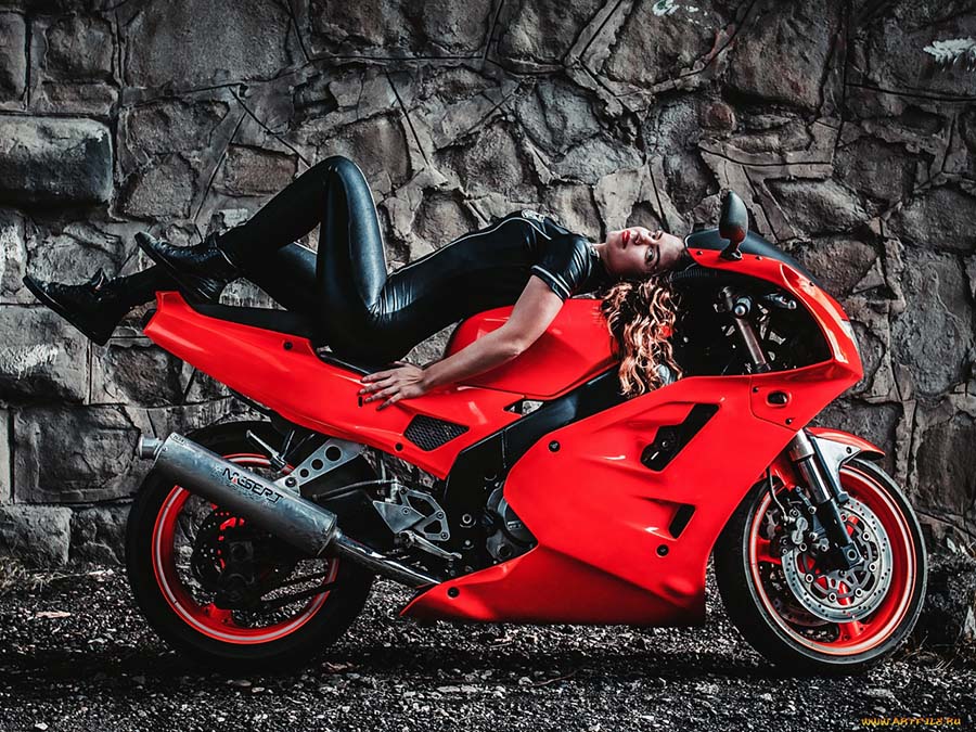 Beautiful girl Beautiful girls and motorcycles in Chiclayo