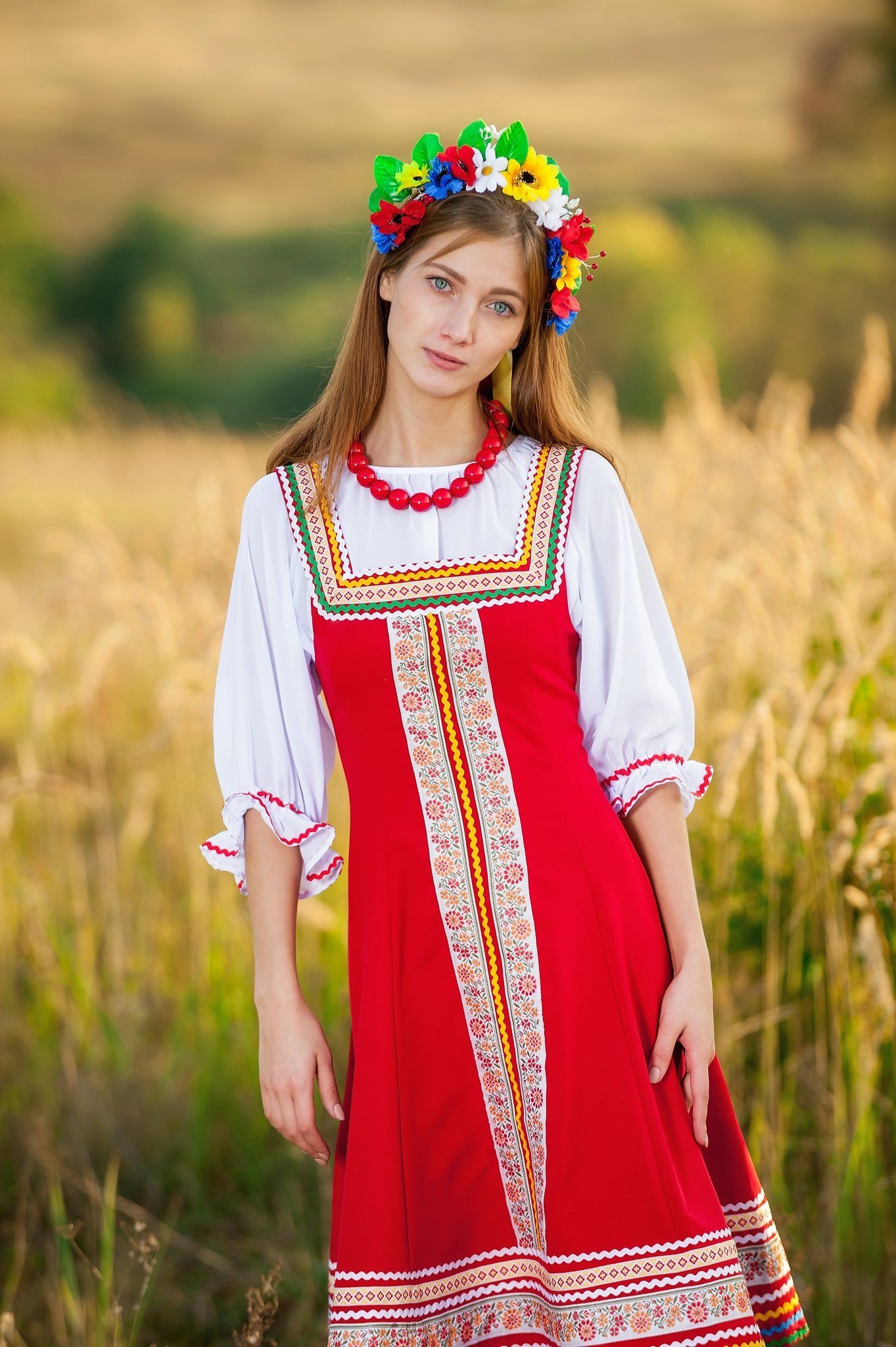 Women in Slavic costumes in Chiclayo