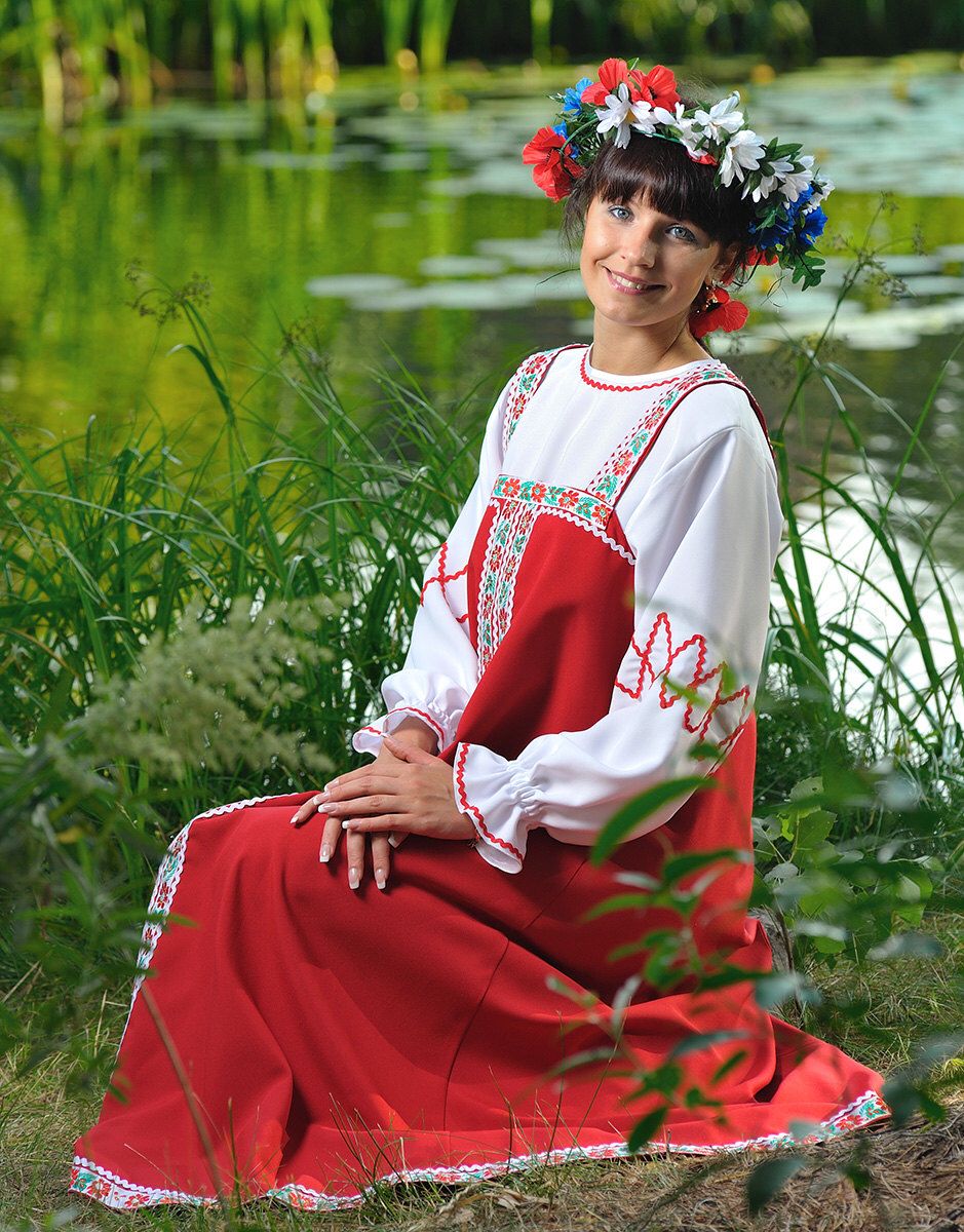 Beautiful girl Girls in Slavic costumes in Chiclayo